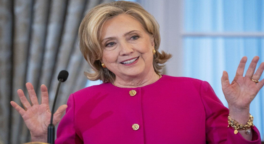 هیلاری كلنتن داوا لە ترەمپ دەكات پەڕاوەكانی ئیپستین ئاشكرا بكات