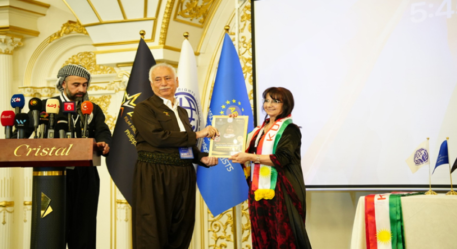 هەولێر: سەر نووسەری رێگای كوردستان خەڵاتی ڕێزلێنانیان پێبەخشرا