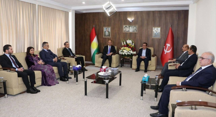 شاندێکی پارتی سەردانی حزبی شیوعی کوردستان دەکات