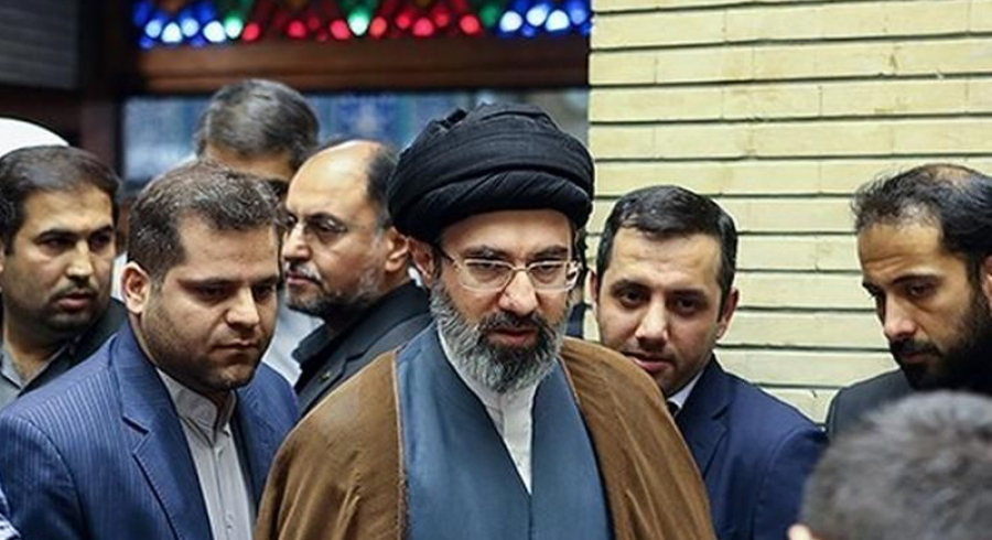 موجتەبا خامنەیی: لە خوێنی باوکم و منداڵانی ئێران خۆشنابین 