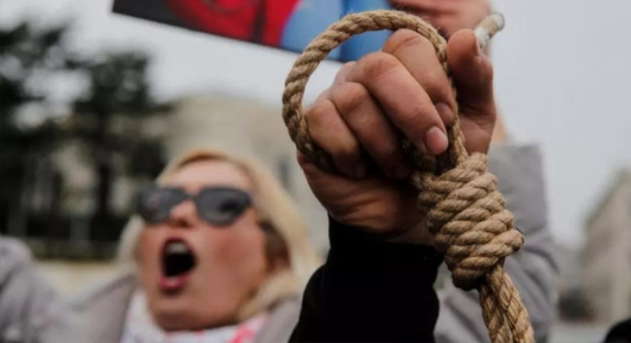 لە ئێران دوو ئافرەت سزای لە سێدارەدانیان بۆ دەردەچێت